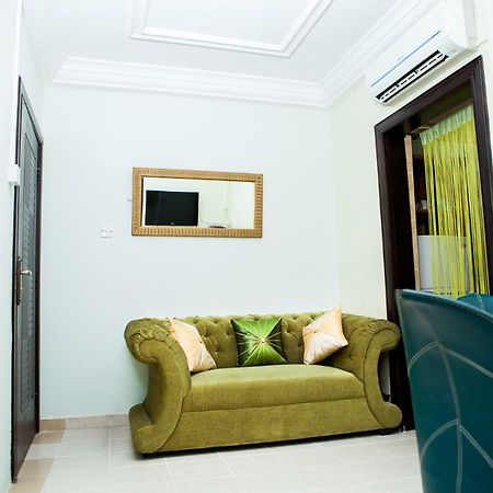 Maxwell Court Apartments Accra Buitenkant foto