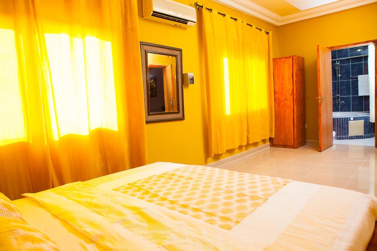 Maxwell Court Apartments Accra Buitenkant foto