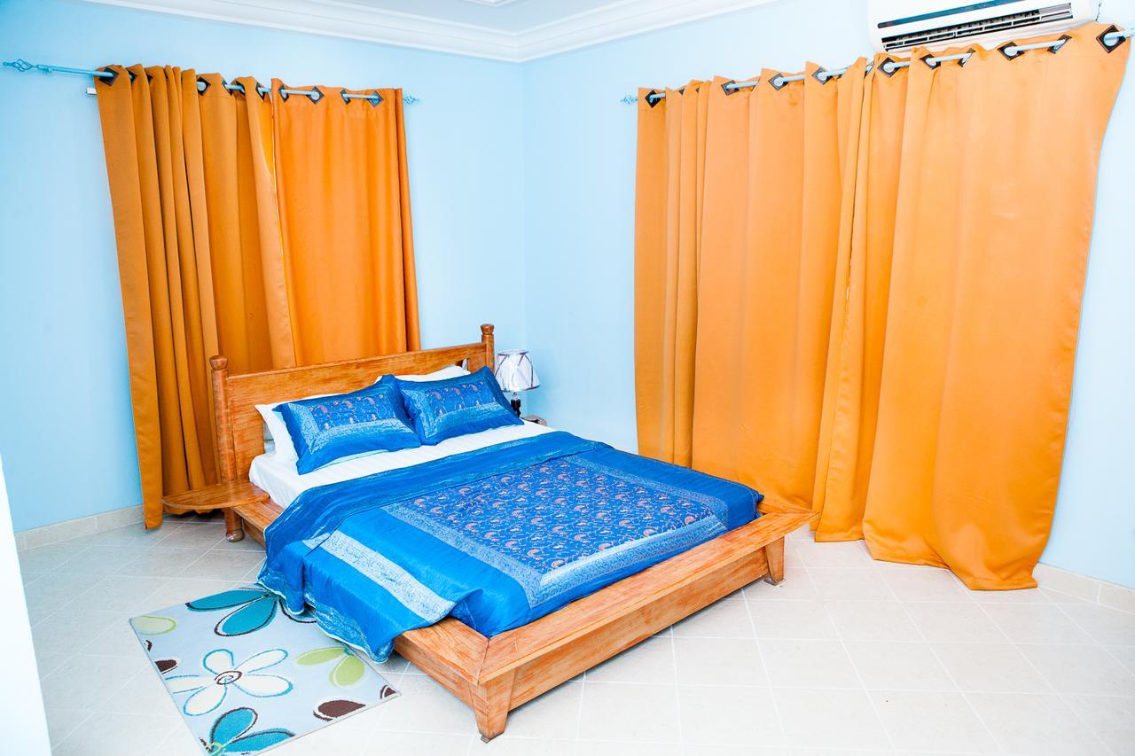 Maxwell Court Apartments Accra Buitenkant foto