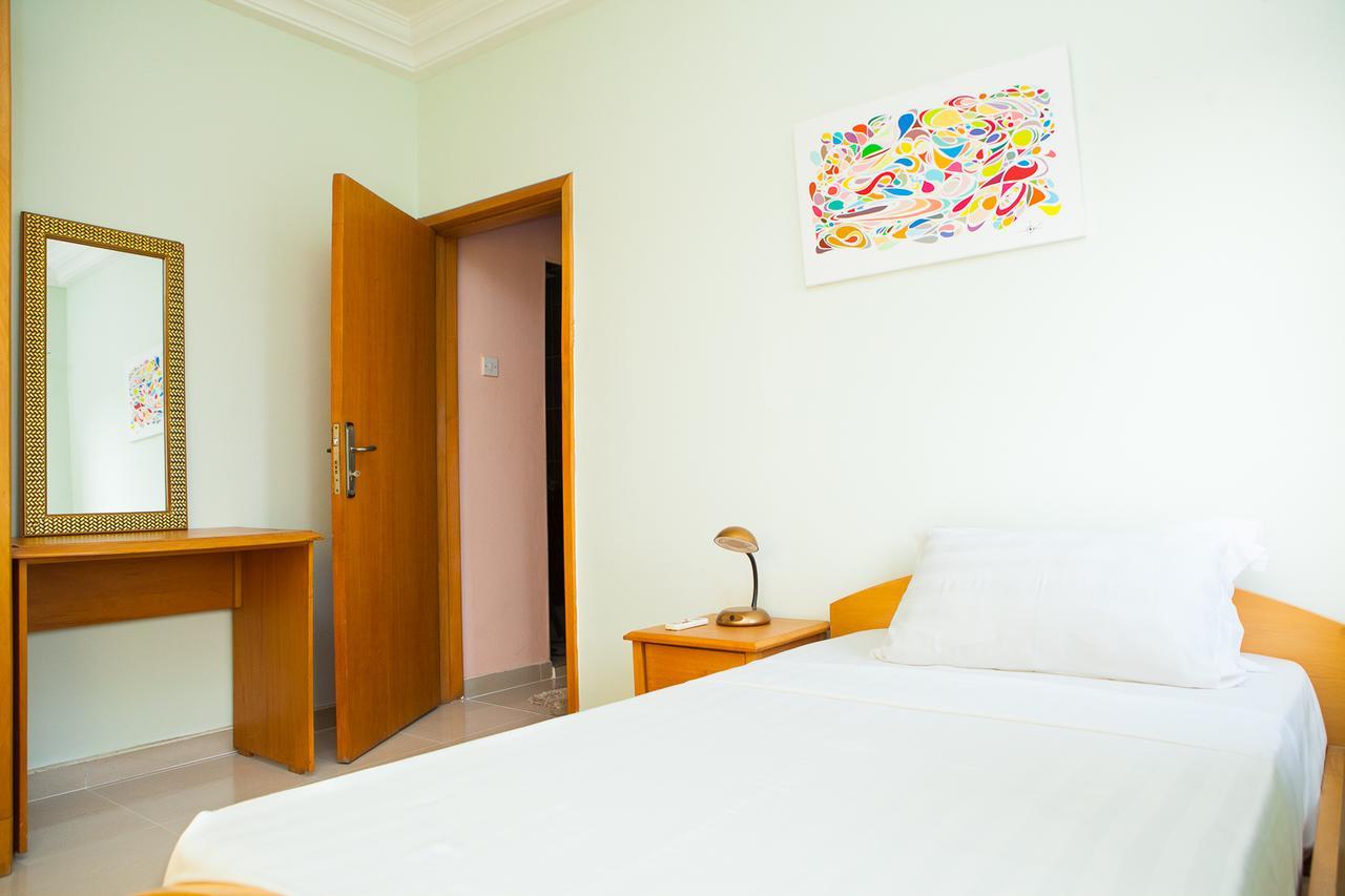Maxwell Court Apartments Accra Buitenkant foto
