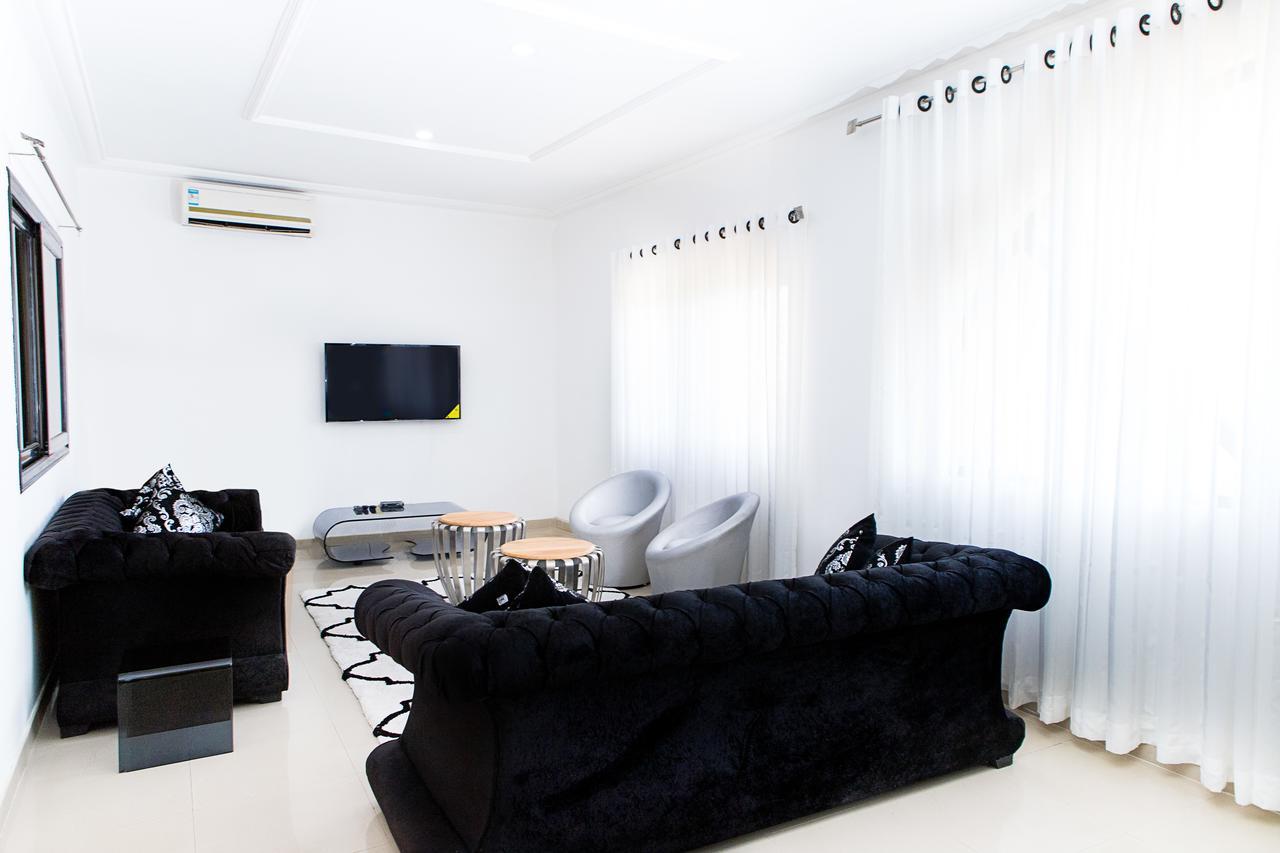 Maxwell Court Apartments Accra Buitenkant foto