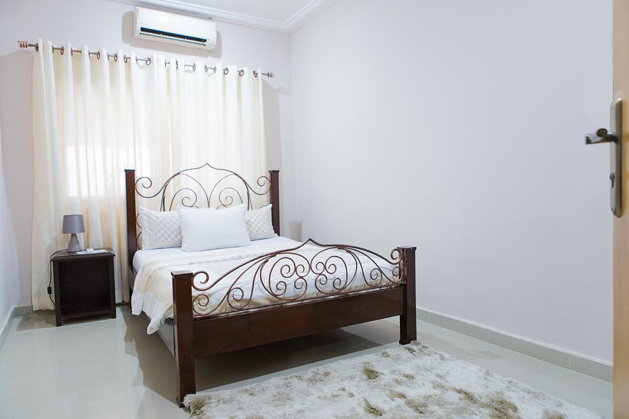 Maxwell Court Apartments Accra Buitenkant foto