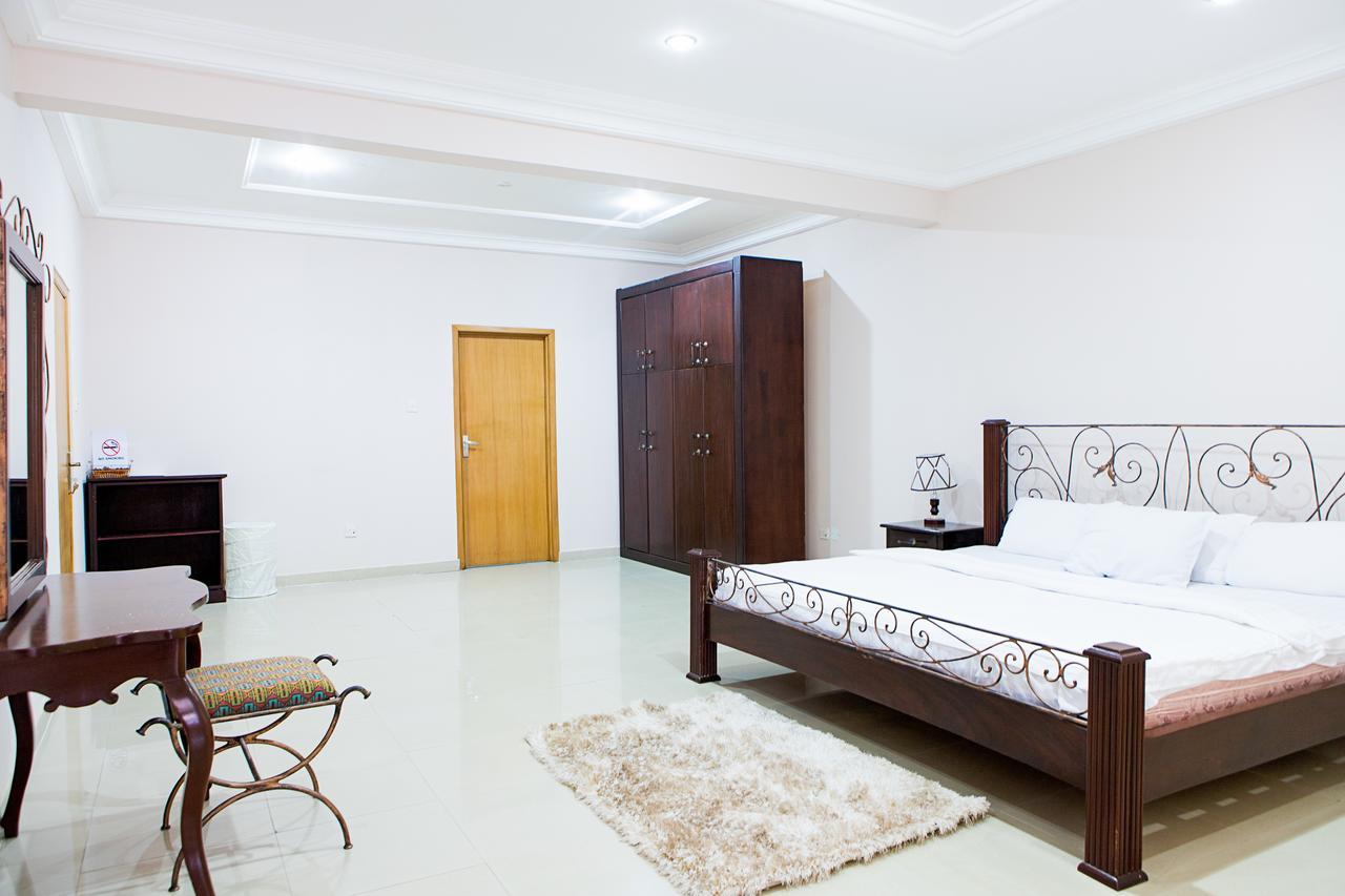 Maxwell Court Apartments Accra Buitenkant foto