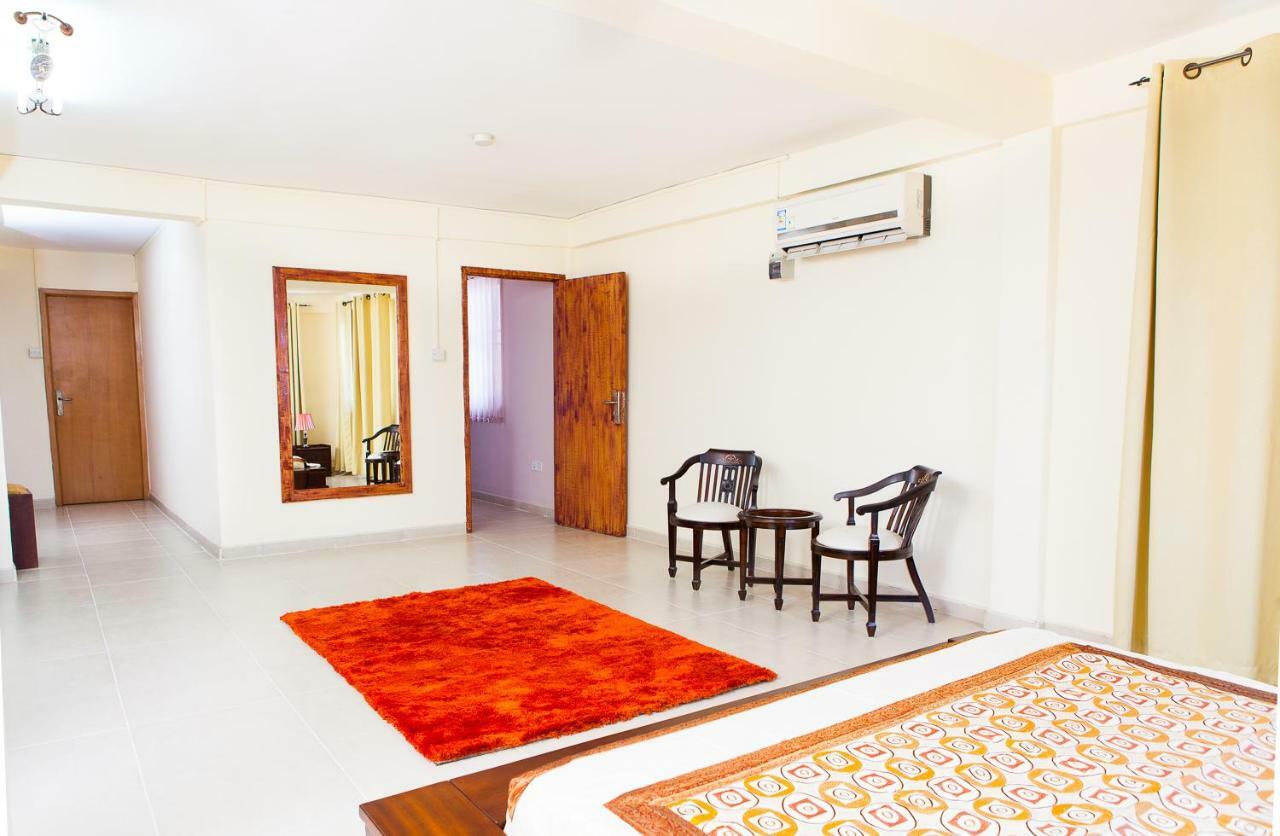 Maxwell Court Apartments Accra Buitenkant foto