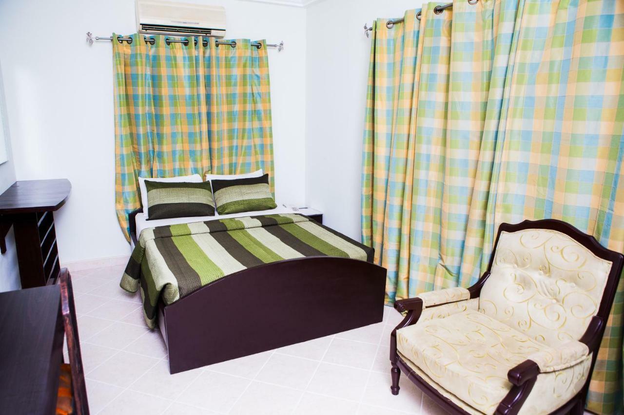 Maxwell Court Apartments Accra Buitenkant foto